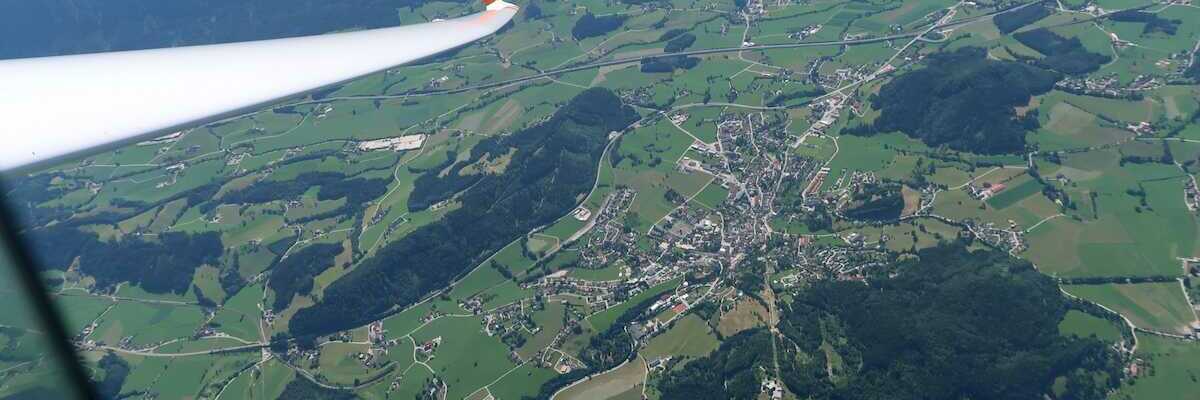 Flugwegposition um 12:42:47: Aufgenommen in der Nähe von Gemeinde Selzthal, Selzthal, Österreich in 2211 Meter